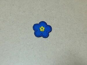 マスクデコ用飾り/縁取り刺繍梅の花ワッペン2cm/ブルー・青