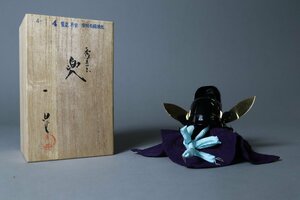 Art hand Auction 名工 甲冑師 加藤一冑 作 豊臣秀吉 ｢唐冠 素懸威兜｣ 戦国武将 ミニ兜 ミニチュア兜 兜飾り 五月人形 端午の節句, アンティーク, コレクション, 武具, 甲冑(兜, 鎧)