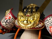 名工 甲冑師 加藤一冑 作 源義家(八幡太郎義家) 「大円山獅子噛兜」 戦国武将 ミニ兜 ミニチュア兜 兜飾り 五月人形 端午の節句_画像8