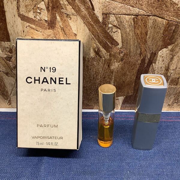 送料無料【Sす669】シャネル　N°19 CHANEL PARFUM VAPORISATEUR 7.5ml