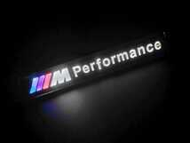 BMW Mパフォーマンス グリル LEDエンブレム M Performance E87E46E90F30Z3E39E60F10X1Z4E90E91E92E93F01F07F10F11F12F20F25F30F31_画像1