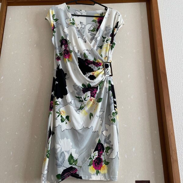 【最終SALE】大人気DECIDES花柄バックルカシュクールワンピース
