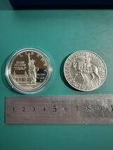 1986 アメリカ １ドル プルーフ リバティコイン シルバー900 26.7ｇ ＋ 1977 イギリス エリザベスⅡ在位25周年 白銅貨 2枚セット_画像9