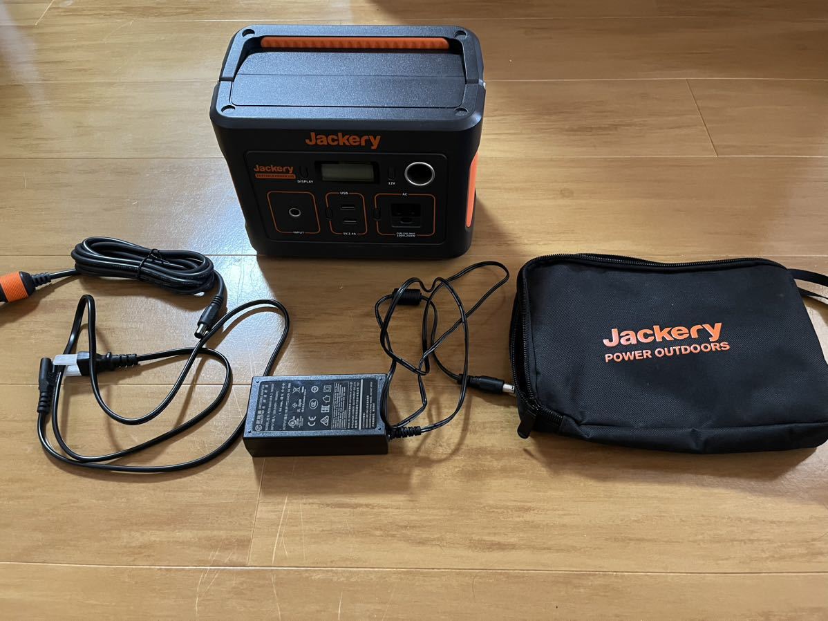 Jackery ポータブル電源V 自動車用バッテリー充電ケーブル付き1