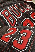 ■希少 90s NBA　BULLS マイケル・ジョーダン JORDAN　ユニフォーム　オーセンティック　ジャージ　チャンピオン製　当時物　刺繍　L　44_画像8