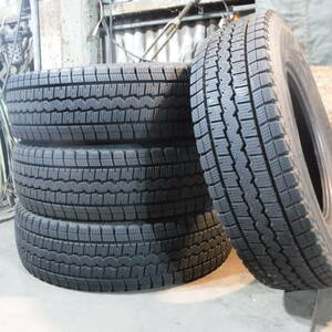 9分山 WINTER MAXX ウインターマックス 195/80R15 DUNLOP(ダンロップ) 愛知手渡し,交換可 スタッドレス 中古タイヤ4本 738-80-60