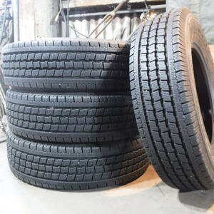 バリ山 DELVEX デルベックス 934 195/80R15 TOYO(トーヨー) 愛知手渡し,交換可 スタッドレス 中古タイヤ4本 746-80-60