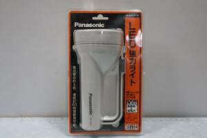 S0286（６）h　　Panasonic パナソニック LED　強力ライト BF-BS01P-W 懐中電灯 未使用に近い