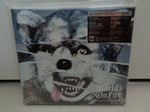 即決 新品未開封 MAN WITH A MISSION The World's On Fire 初回限定盤　マンウィズ　オオカミバンド 予約特典ステッカー付き