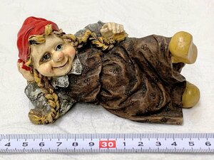 12890/アンティーク 置物 TRADEMAN 三つ編みの少女 北欧 フィギュア スウェーデン製 人形 ヴィンテージ インテリア オブジェ 洋風 海外雑