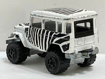 【マジョレット】トヨタ ランドクルーザー 40 ゼブラ仕様 (中古・ルース品) スケール:1/53_画像2