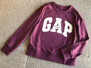 ★新品Gap Kidsギャップロゴスウェットトレーナー130★エンジ