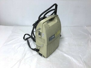 Q3-015◆makita マキタ 携帯用集じん機 ジャンク 電動工具 421S (本体のみ/通電のみ/集塵動作不良/約寸W137xH337xD252mm/約2.8kg) 現状品