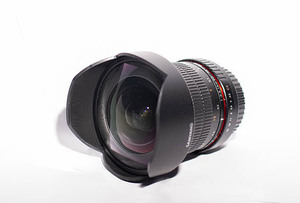 SAMYANG 14mm F2.8 キヤノン EF CANON　美品　マニュアルフォ－カス・ 単焦点・フルサイズ対応