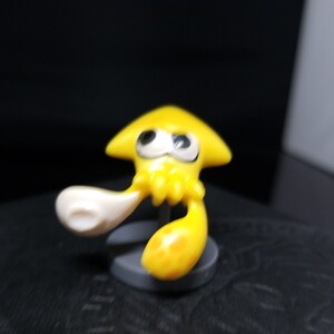 フィルタ　スプラトゥーン2チョコエッグ イカ(サンイエロー)画像が全てです。ご入札前には必ず商品説明をお読みくださいませ。美品外箱有り