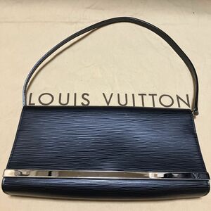 LOUIS VUITTON ルイヴィトン　レディースバック　クラッチバック　 ルイヴィトンエピ ポシェット エピ