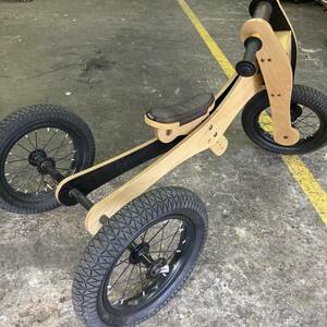 輸入品　木製バランスバイク　キッズ用 「TRIBIKE」　トライバイク　自転車　キッズ　子供　サイクル　3輪車　スリーホイーラー トライク