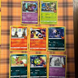 ポケモンカード ポケモンカードゲーム　ハロウィン限定　カード　8枚　セット　海外　英語　ハロウィンピカチュウ