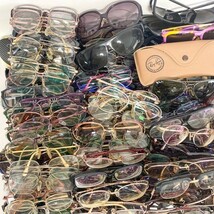 【眼鏡 サングラス 大量 500本まとめ】Ray・Ban GUCCI BALENCIAGA YSL Dior GIVENCHY ノーブランド 等 美品～ジャンク 訳あり 現状品 Z624_画像2