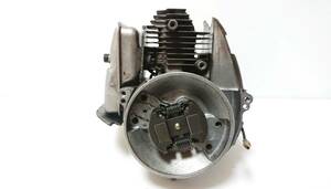 マキタ　草払い機　（MEM230)　エンジン単体　ジャンク扱い　23㏄　パーツ部品　予備部品　修理部品 　手持ちの草払い機の確認　NO、26