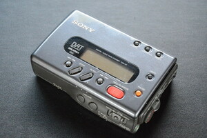 SONY TCD-D7 DAT WALKMAN 検索用語→A10内ソニーポータブルDATプレーヤーダットプレーヤーダットウォークマン