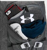 ★アンダーアーマー UNDERARMOUR UA 新品 撥水 収納力 リュックサック バックパック デイパック バッグ グレー [13298140401N] 六★QWER■_画像2