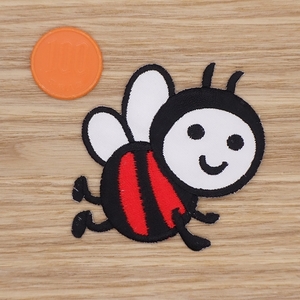 【Ｍサイズ】アイロンワッペン NO.1394 ハチ はち ＢＥＥ 昆虫 ミツバチ みつばち【郵便定形】