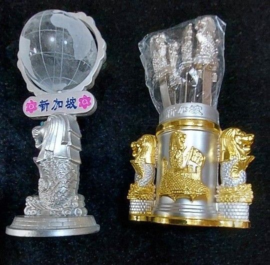 シンガポールのお土産 栓抜きと果物を突き刺す ミニフォーク