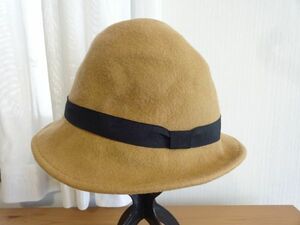 X レーヴェ X レディース・婦人用　ベージュ色　スタイルハット サイズ５７cm〜５９cm　キャップ　帽子　ソフト帽　毛