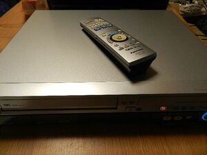 ☆戸田市引き取り歓迎 Panasonic/パナソニック DIGA DMR-EH73V DVD/HDDレコーダー HDD+DVD+VHS+SD 1台4役　美品