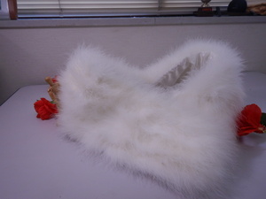  Japanese clothes fur. shawl ( shoulder ..) * coming-of-age ceremony . cold . when * used 