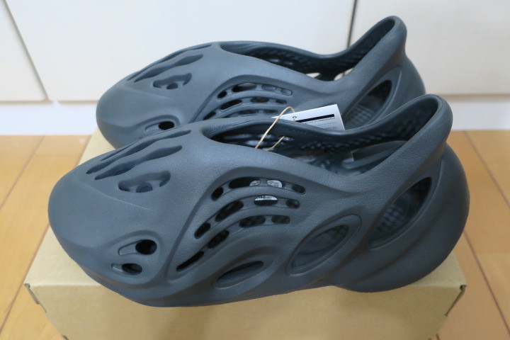 国内正規品 adidas YEEZY Foam Runner Carbon 27 5cm US9 5 新品 RNR