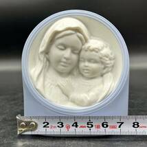 聖母子ミニレリーフ　白色磁器　マリア像 陶器人形　インテリア　置物　Z24_画像5