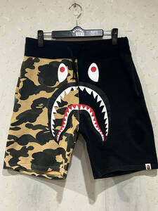 ※アベイシングエイプ A BATHING APE シャーク ペイント ハーフ ショート スウェットパンツ ブラック×迷彩 M 　　　 BJBC.AJ