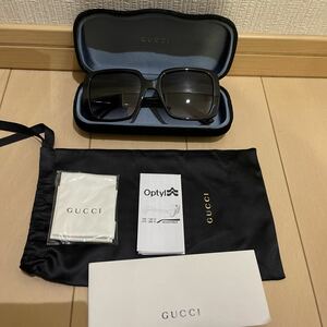 送料無料　未使用　GUCCI　グッチ　サングラス　 GG0632S 001　56□20 145 ブラック　GGロゴ　ケース　保存袋付き