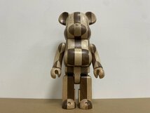 BE@RBRICK KARIMOKU x 400% by MEDICOM TOY ベアブリック carved wooden 置物 ■ 中古 ■ 美品 ■ 箱付き X2_画像3