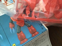 バンダイ BANDAI：機動戦士ガンダム 1981年製造 ジオン軍水陸両用モビルスーツ シャア専用ズゴック 1/144 絶版_画像4