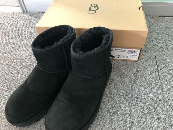 正規品UGG/CLASSIC MINI アグ ムートンブーツ