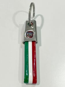 ☆FIAT フィアット　キーホルダー　キーリング　トリコロール　中古品☆