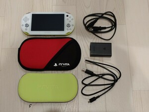 PS Vita本体　ライムグリーン/ホワイト　バリューパック　PCH-2000　Wi-Fiモデル