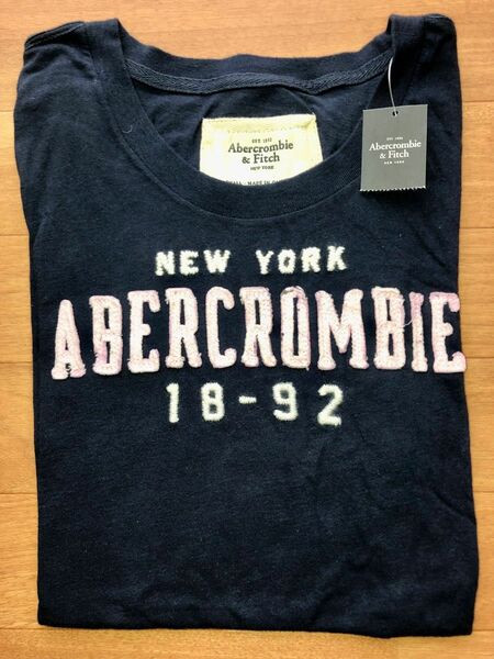 $期間限定10%OFF $タグ付き新品 アバクロ Tシャツ ブランド：Abercrombie&Fitch