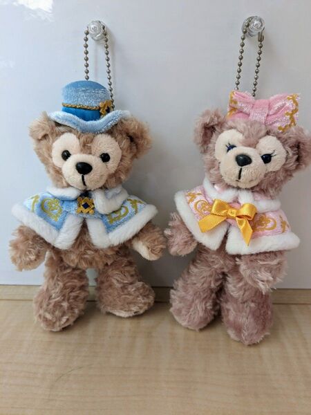 ダッフィーシェリーメイ ぬいぐるみバッジ2体セット