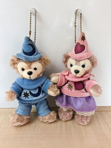 ダッフィーシェリーメイ ぬいぐるみバッジ2体セット