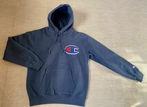 ★Champion チャンピオン ビッグロゴ刺繍 パーカー ネイビー 紺 L プルオーバーパーカー ロゴパーカー Hooded ★_画像1