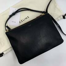 647【極美品 入手困難】CELINE セリーヌ トリオ ラージ ポシェット ショルダーバッグ フィービー期 旧ロゴ ラムレザー 斜め掛け ブラック_画像1