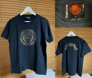 【必見です。激安1点のみ レトロ】新日本プロレス ワールドプロレスリング KING OF SPORTS 半袖 Tシャツ L ブラック系×ゴールド系 USED