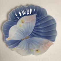 オールド香蘭社 繊細で美しい 蝶々 絵皿 飾皿_画像2