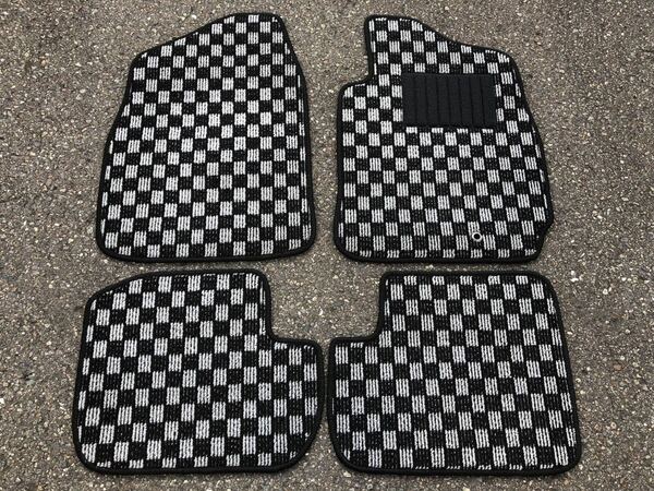 ■送料無料■ミツビシ パジェロ/ミニ H53A/H58A チェックグレー 黒灰 フロアマット 日本産 新品(年式:H10年10月~H25年2月)