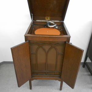  Britain HMV157 floor type gramophone service being completed working properly goods 