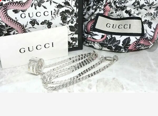 GUCCI アウトカットG ネックレス